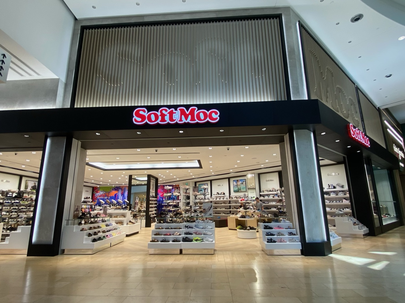SoftMoc Square One — storefront entrance