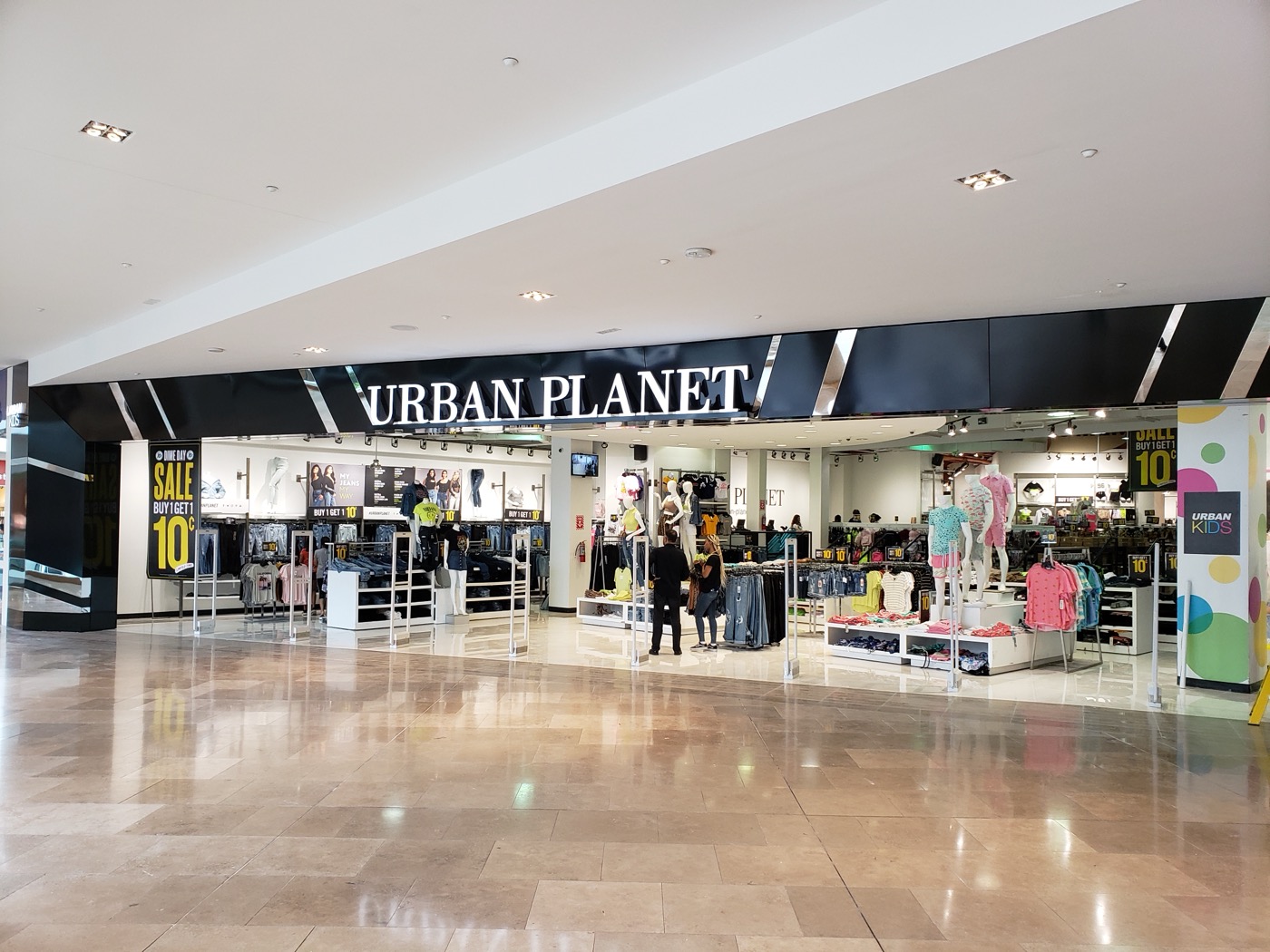 Urban Planet — Erin Mills Town Centre storefront
